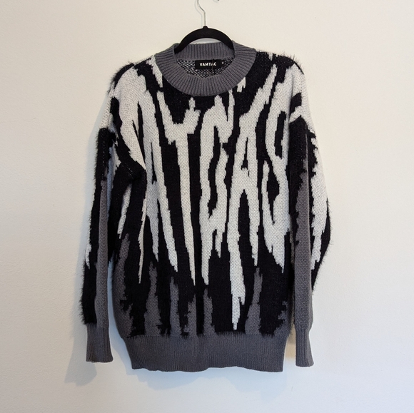 Unisex Grey Crewneck Fuzzy Pullover Sweater Size Medium - Picture 3 of 10